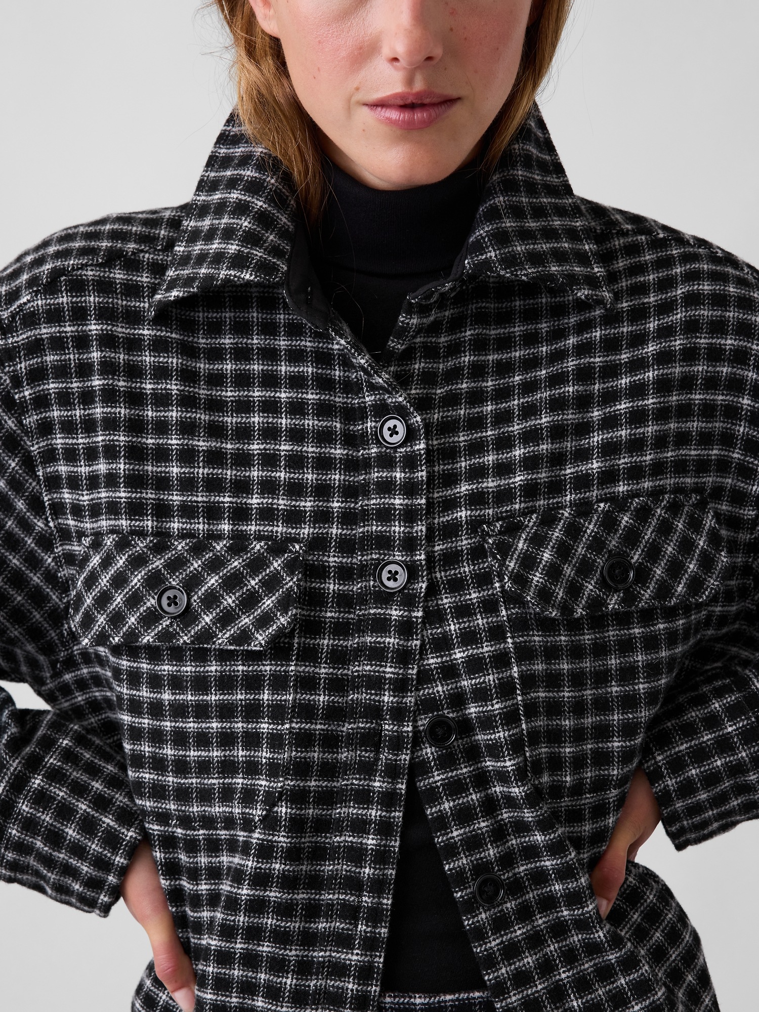Женская куртка Gap Wool-Blend Plaid Shirt Jacket, цвет: Чёрный клетчатый — фото 4