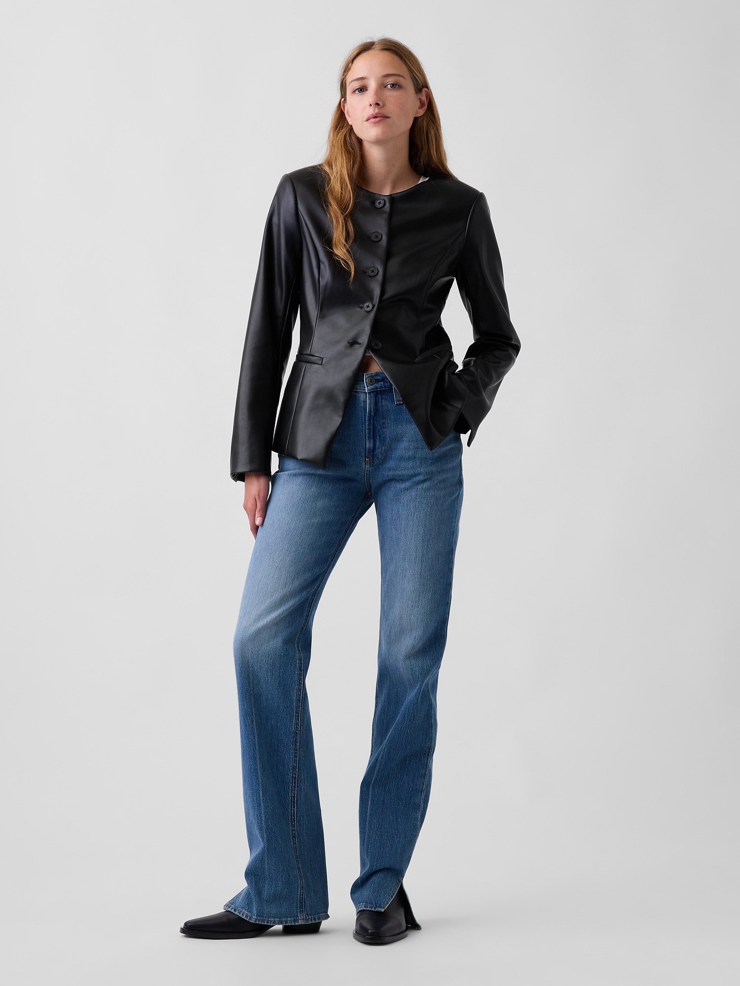 Женский топ Gap Vegan Leather Blazer Top, цвет: Чёрный — фото 2