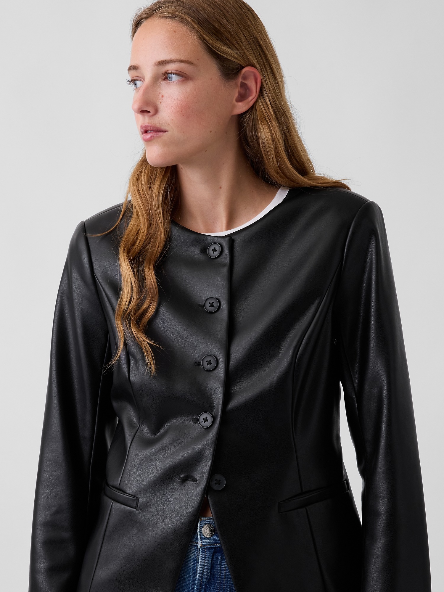 Женский топ Gap Vegan Leather Blazer Top, цвет: Чёрный — фото 4