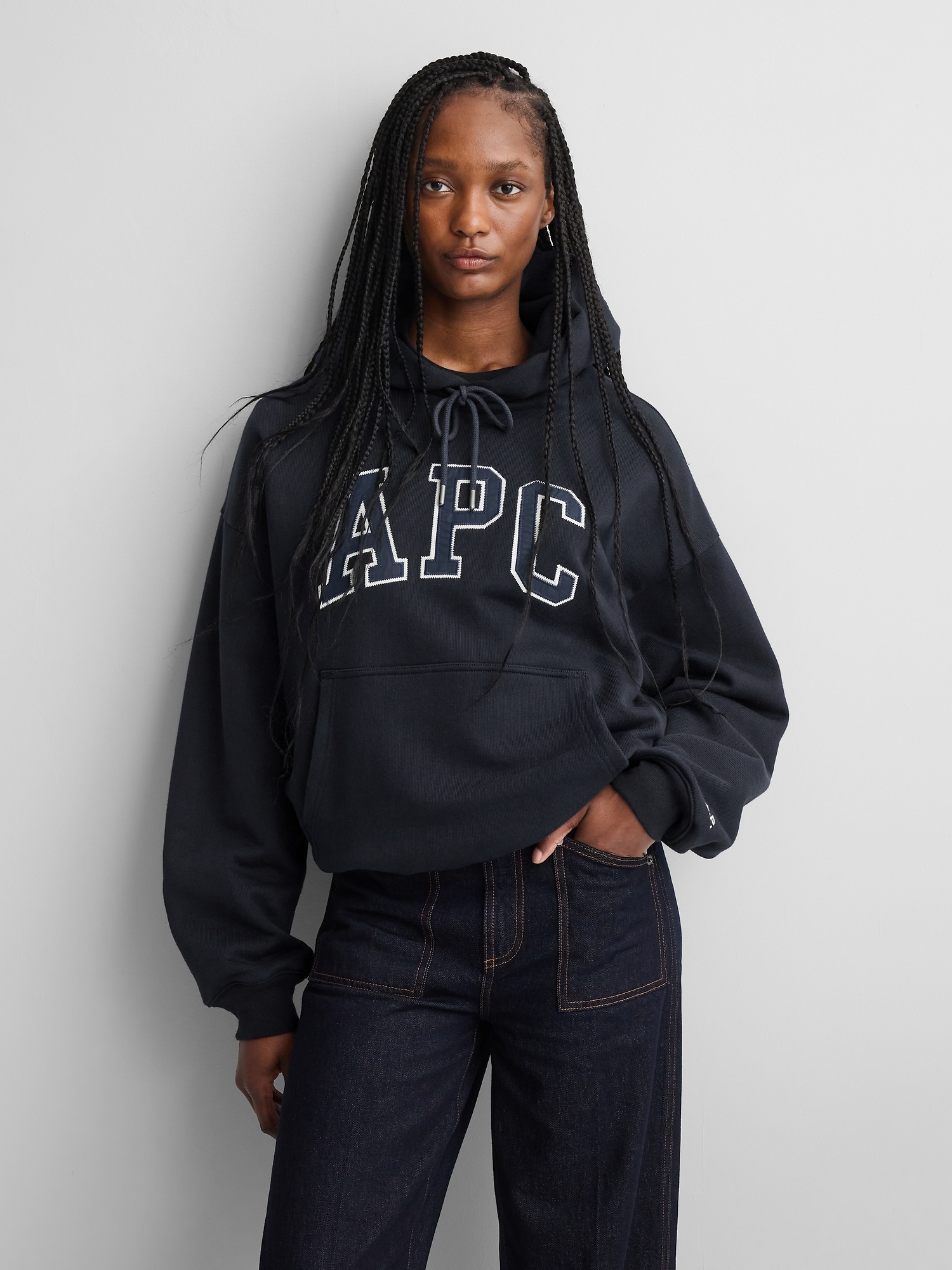 Женское худи Gap × A.P.C. Extra Heavyweight Logo, цвет: Тёмно-синий — фото 4