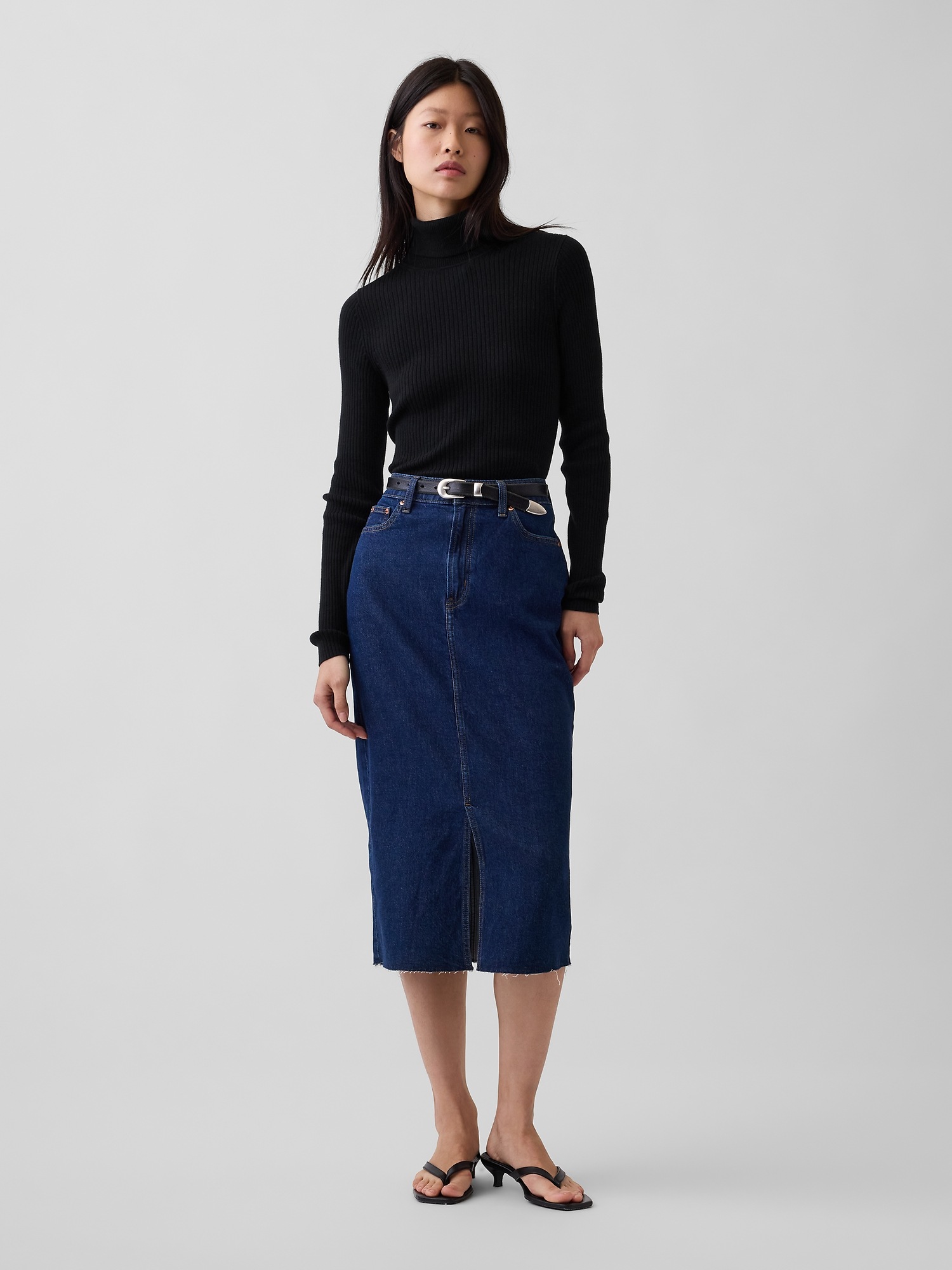 Женский свитер Gap Lightweight CashSoft Rib Turtleneck, цвет: Чёрный — фото 2