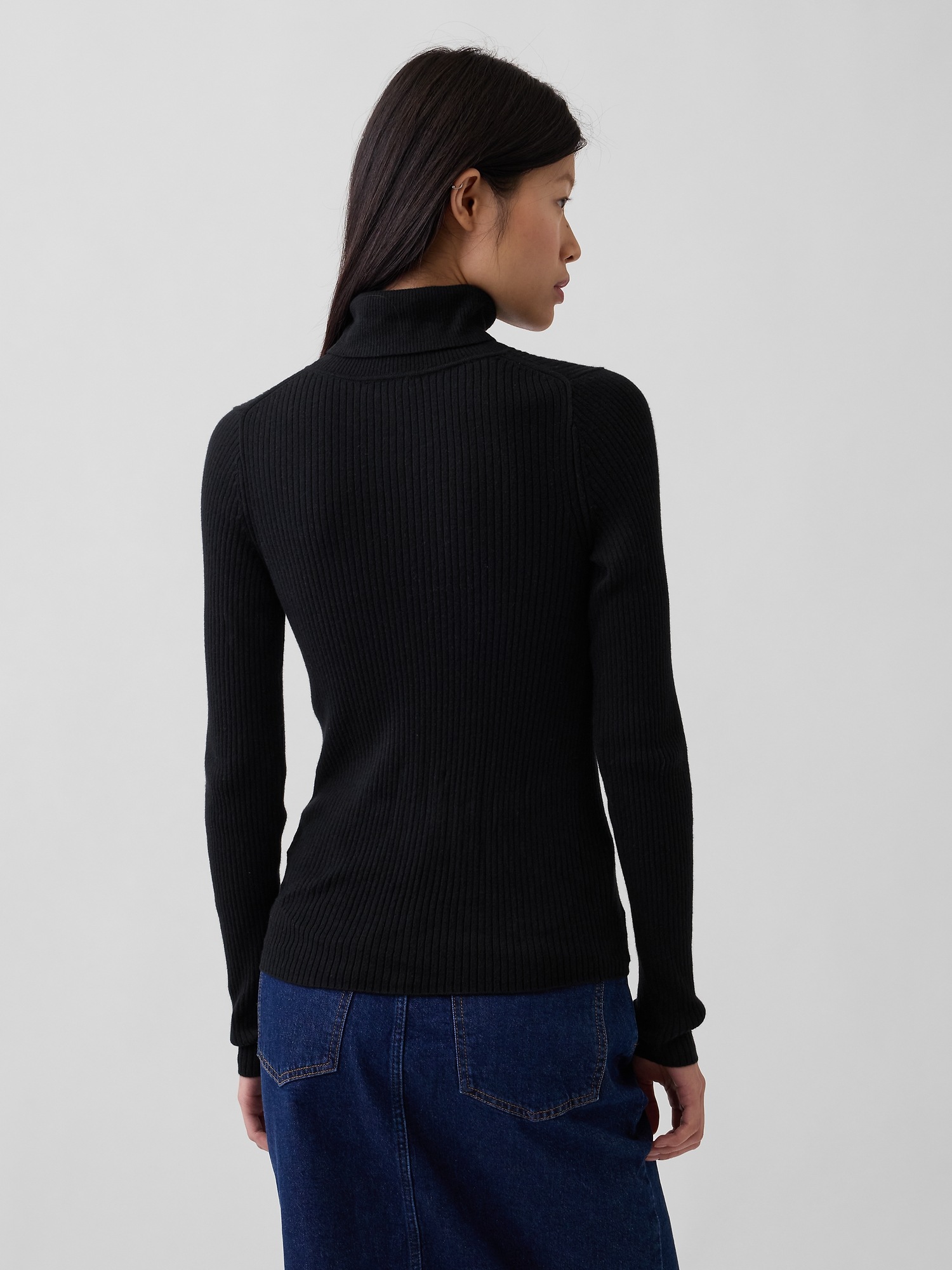 Женский свитер Gap Lightweight CashSoft Rib Turtleneck, цвет: Чёрный — фото 3