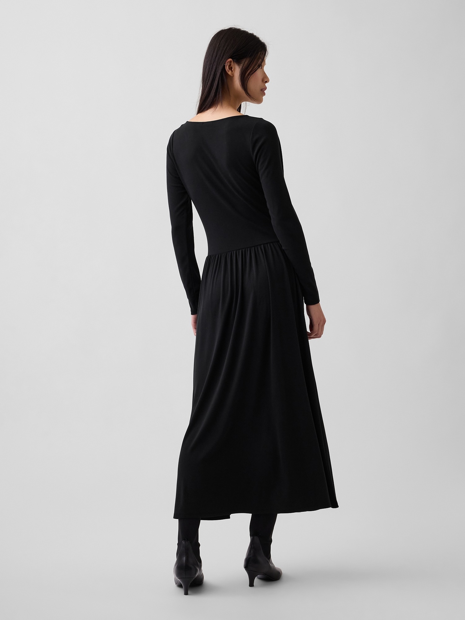 Женское платье Gap Drop-Waist Maxi, цвет: Насыщенный чёрный — фото 2