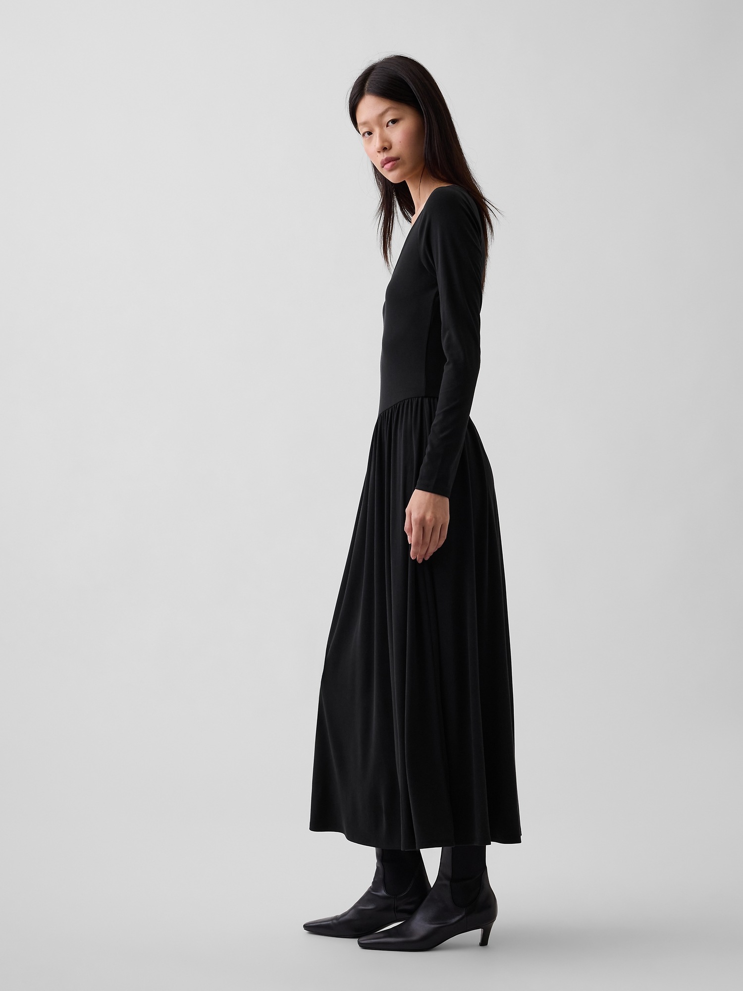 Женское платье Gap Drop-Waist Maxi, цвет: Насыщенный чёрный — фото 3