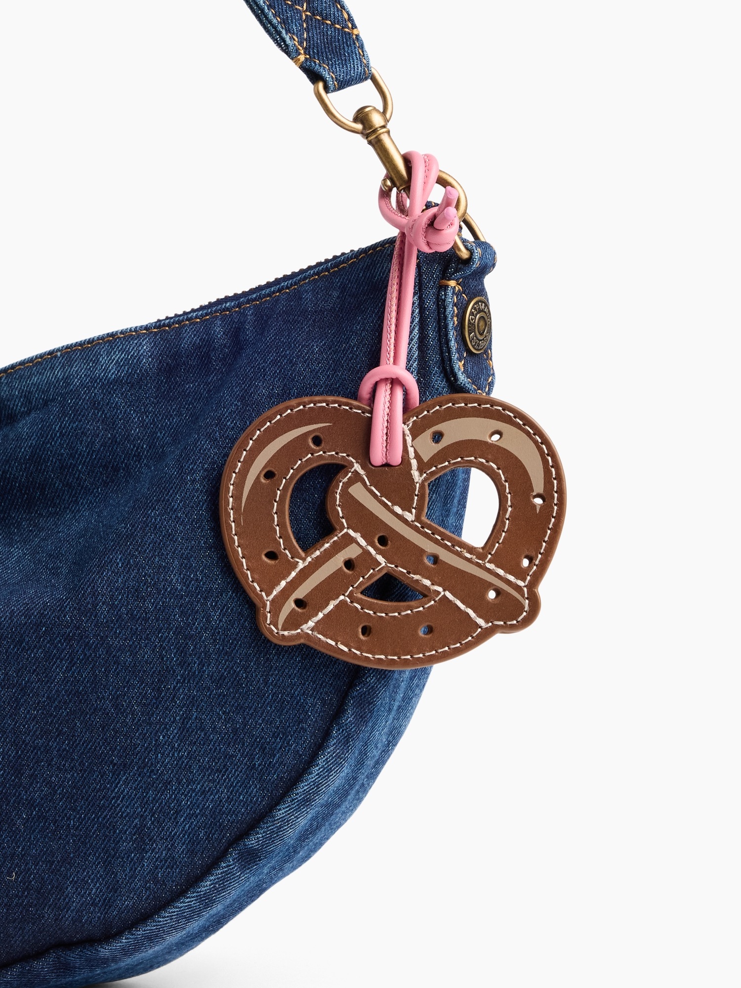 Женский брелок Gap 100% Leather Pretzel Bag Charm — фото 3