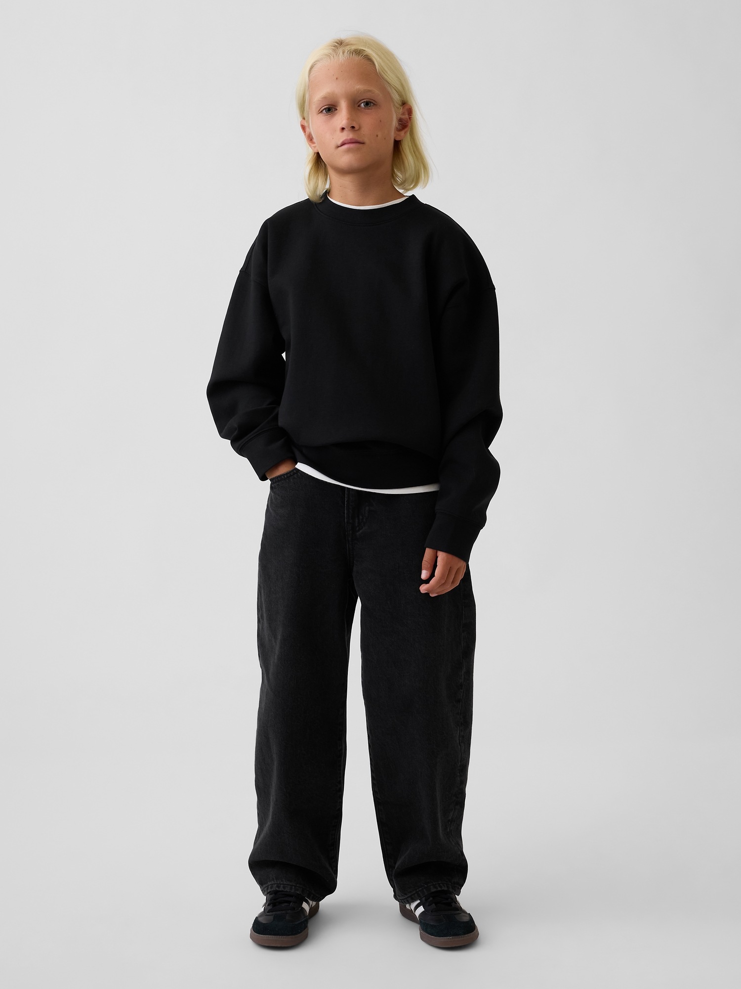 Детские толстовки Gap GapFit Tech Crewneck, цвет: Чёрный — фото 4