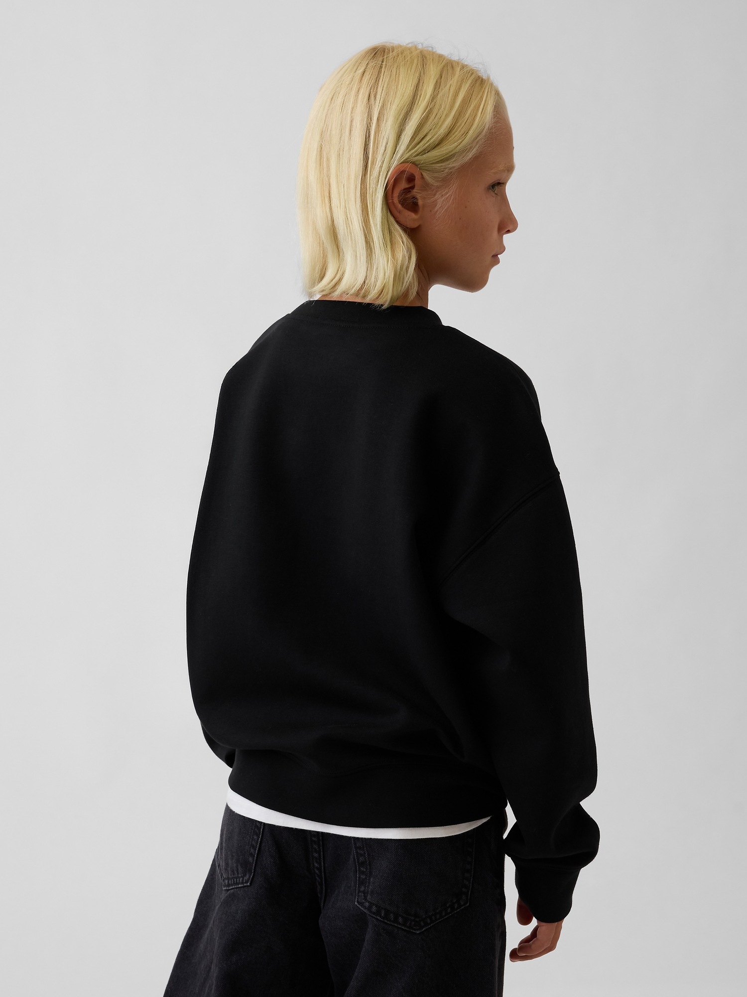 Детские толстовки Gap GapFit Tech Crewneck, цвет: Чёрный — фото 3