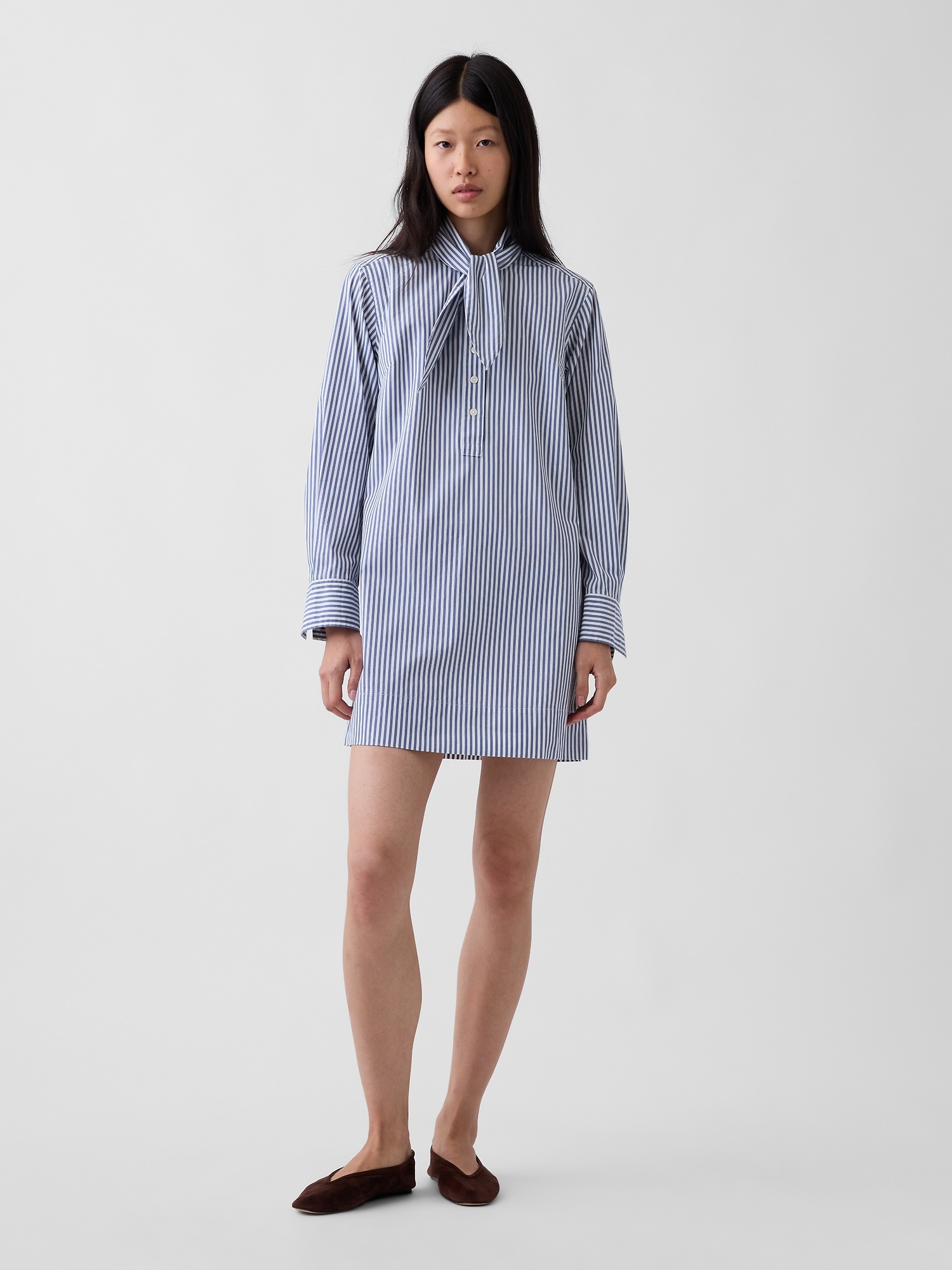 Женское платье Gap Organic Cotton Tie-Neck Mini Shift, цвет: Синий полосатый