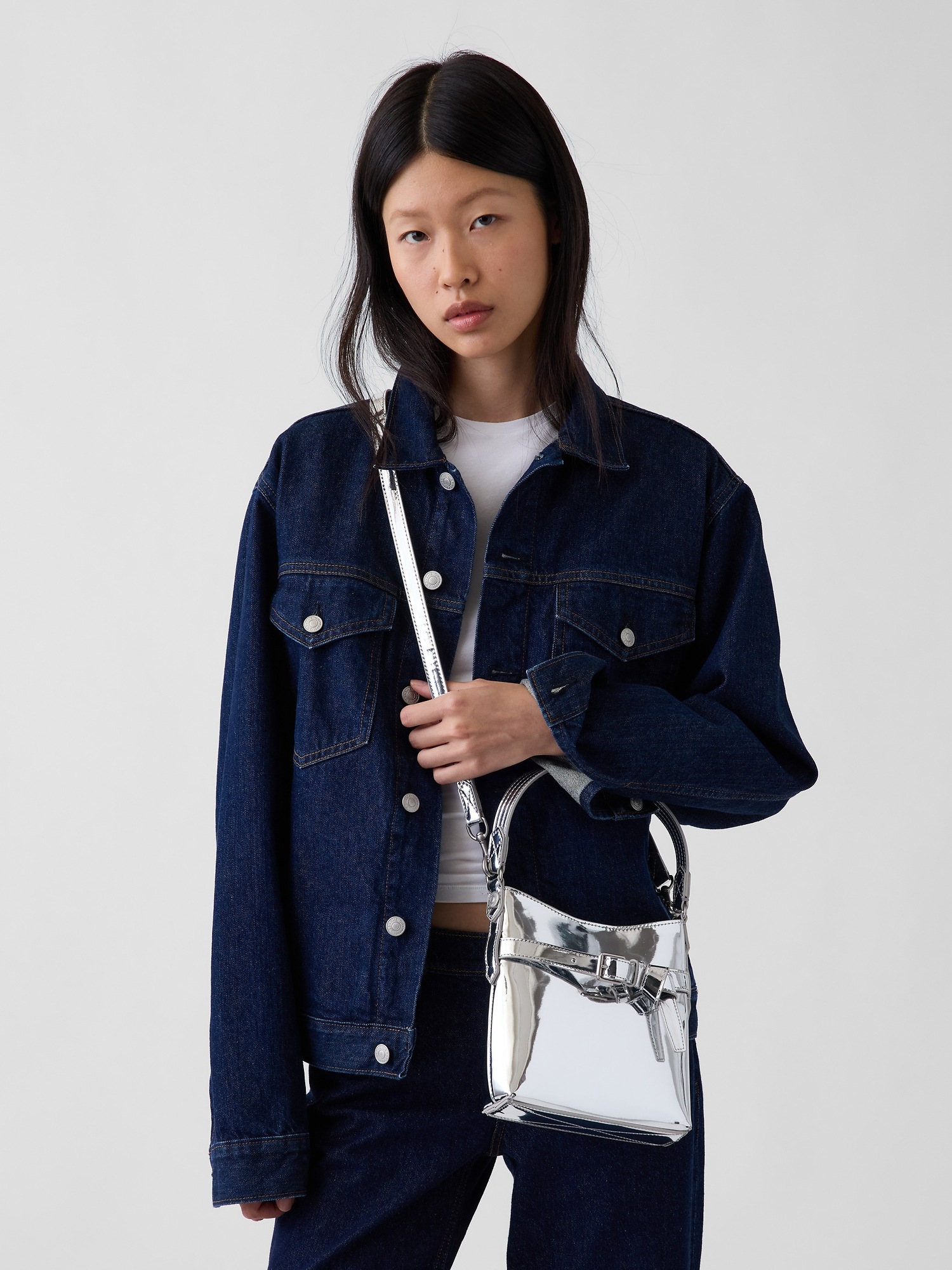Женская сумка Gap Small Metallic Shoulder, цвет: Серебряный — фото 2