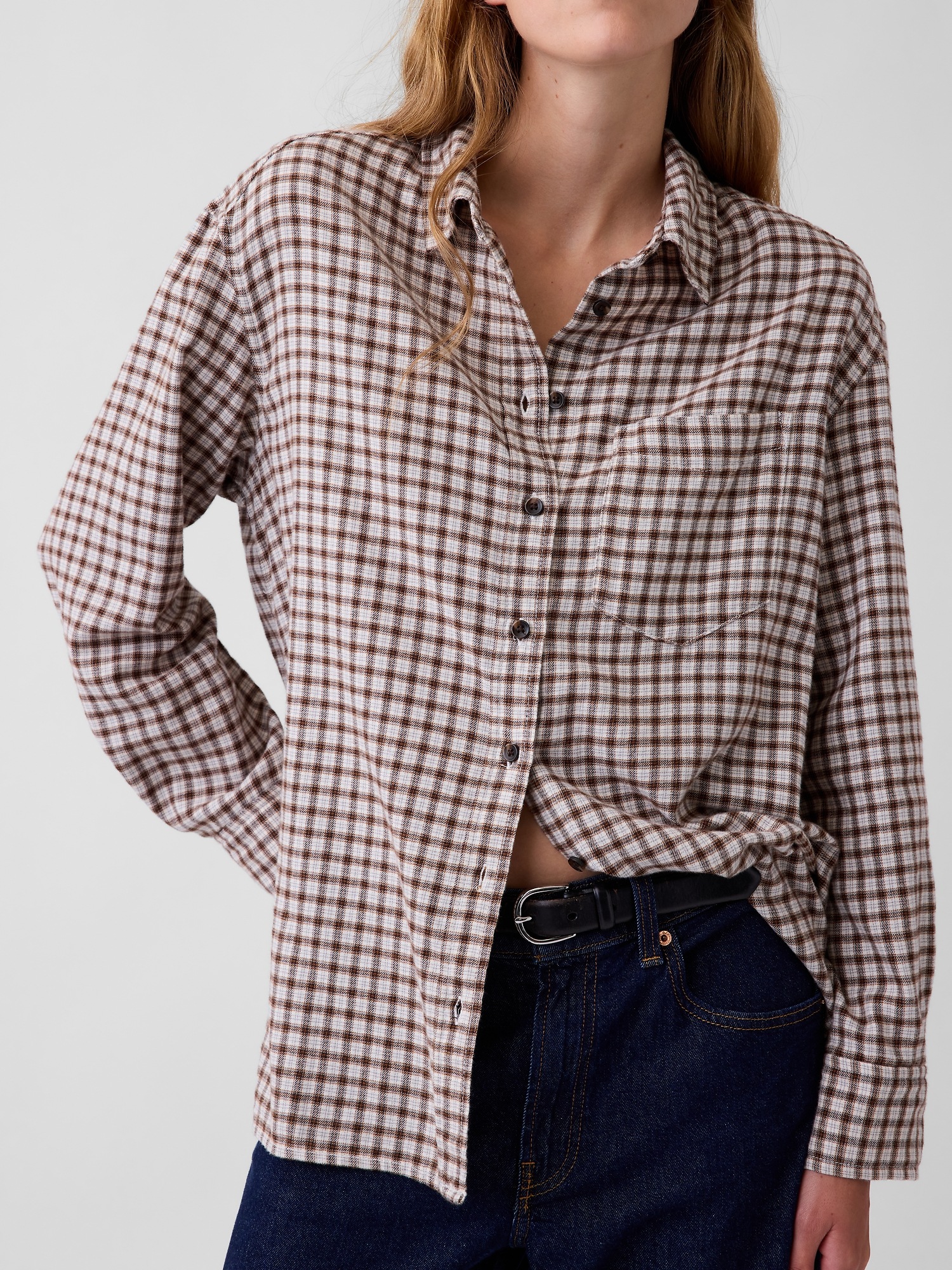 Женская рубашка Gap Oversized Straight-Hem Flannel, цвет: Берёзовый бежевый клетчатый — фото 4