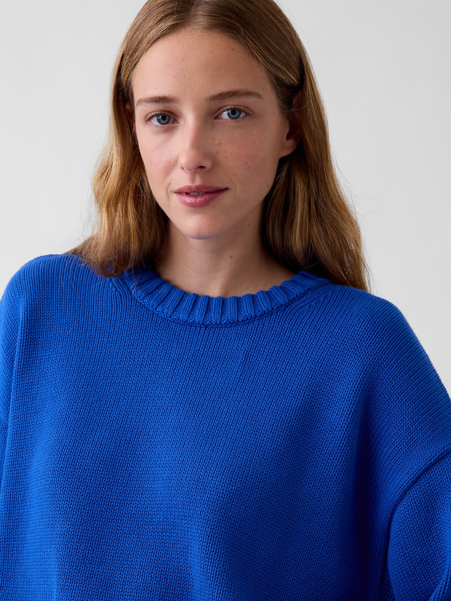Женский свитер Gap 100% Cotton Oversized Sweater, цвет: Тёмно-синий, вариант 1 — фото 4