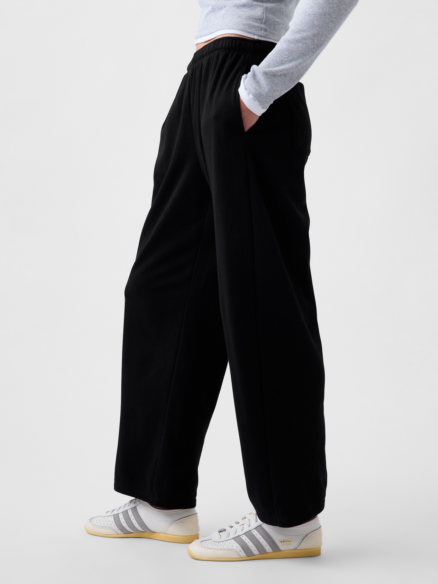 Женские брюки Gap VintageSoft Terry Barrel Sweatpants, цвет: Чёрный — фото 3
