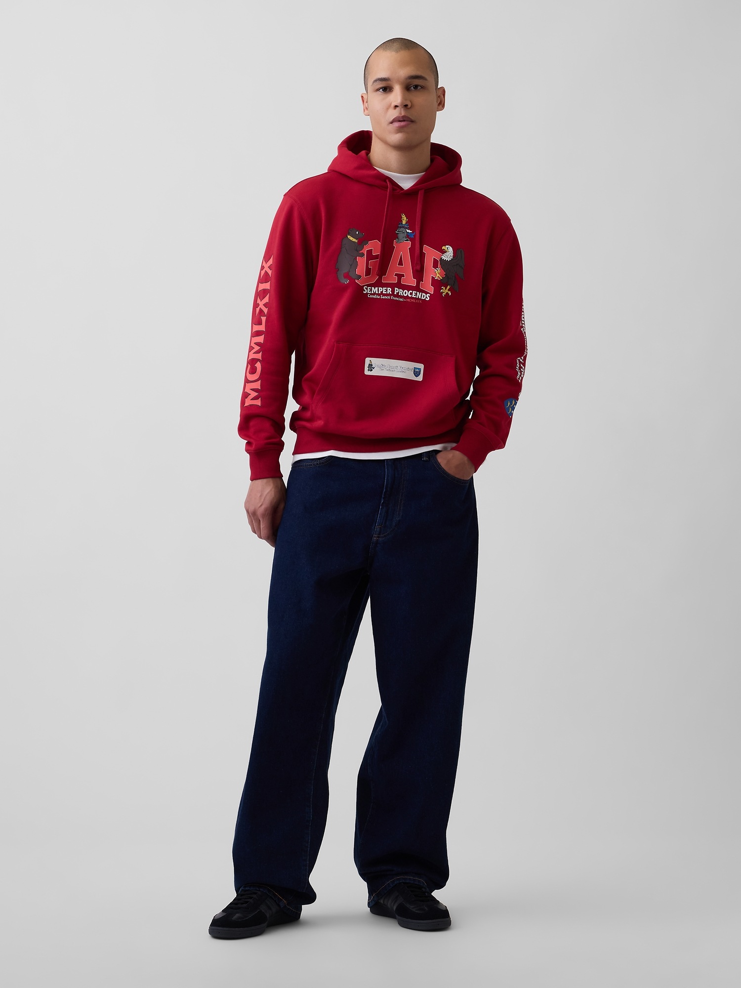 Мужское худи Gap Adult Heavyweight Logo by Edward Crutchley, цвет: Красный — фото 2