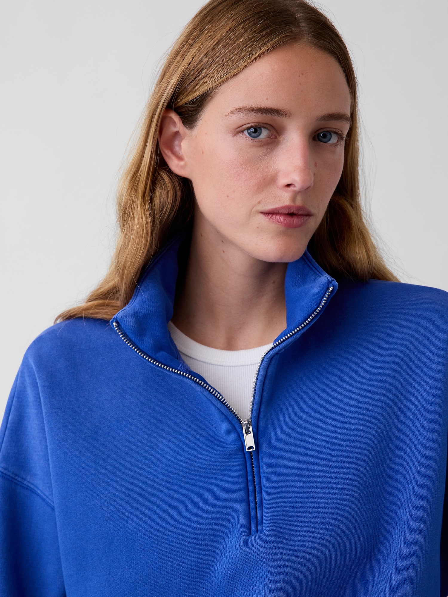 Женский свитер Gap VintageSoft Oversized Half-Zip Wedge Pullover, цвет: Тёмно-синий — фото 4