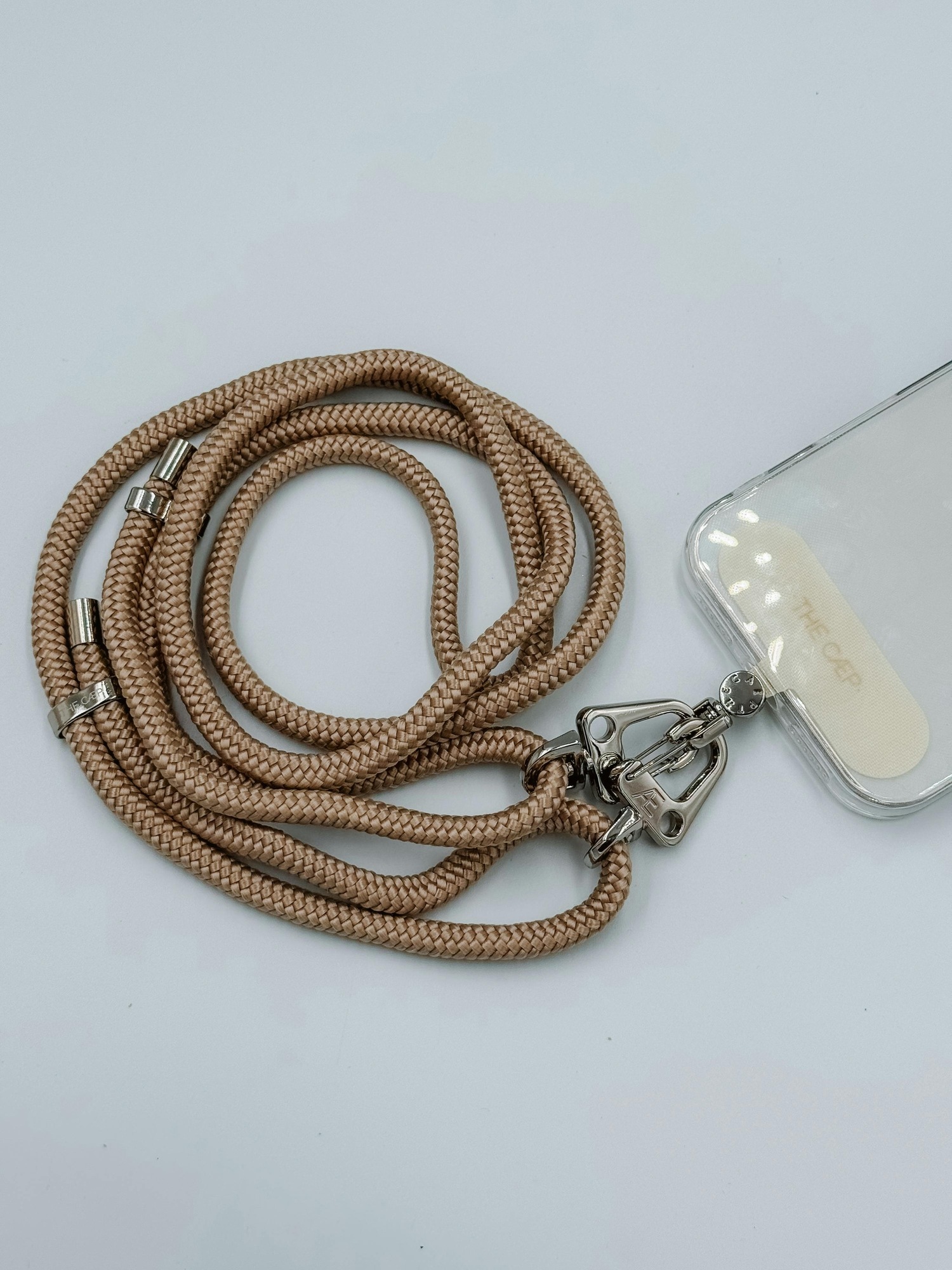 Женская сумка The CAEP Dune Crossbody Phone Strap, цвет: Дюнный / Серебряный — фото 2
