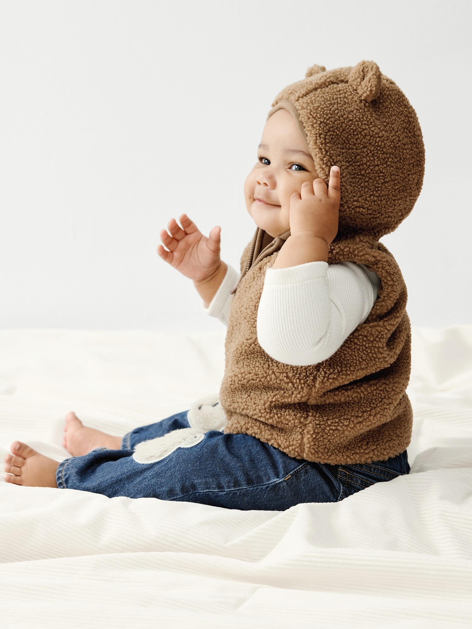 Жилет Gap Sherpa Hooded Bear Zip Vest для малышей, цвет: Kola Nut — фото 3