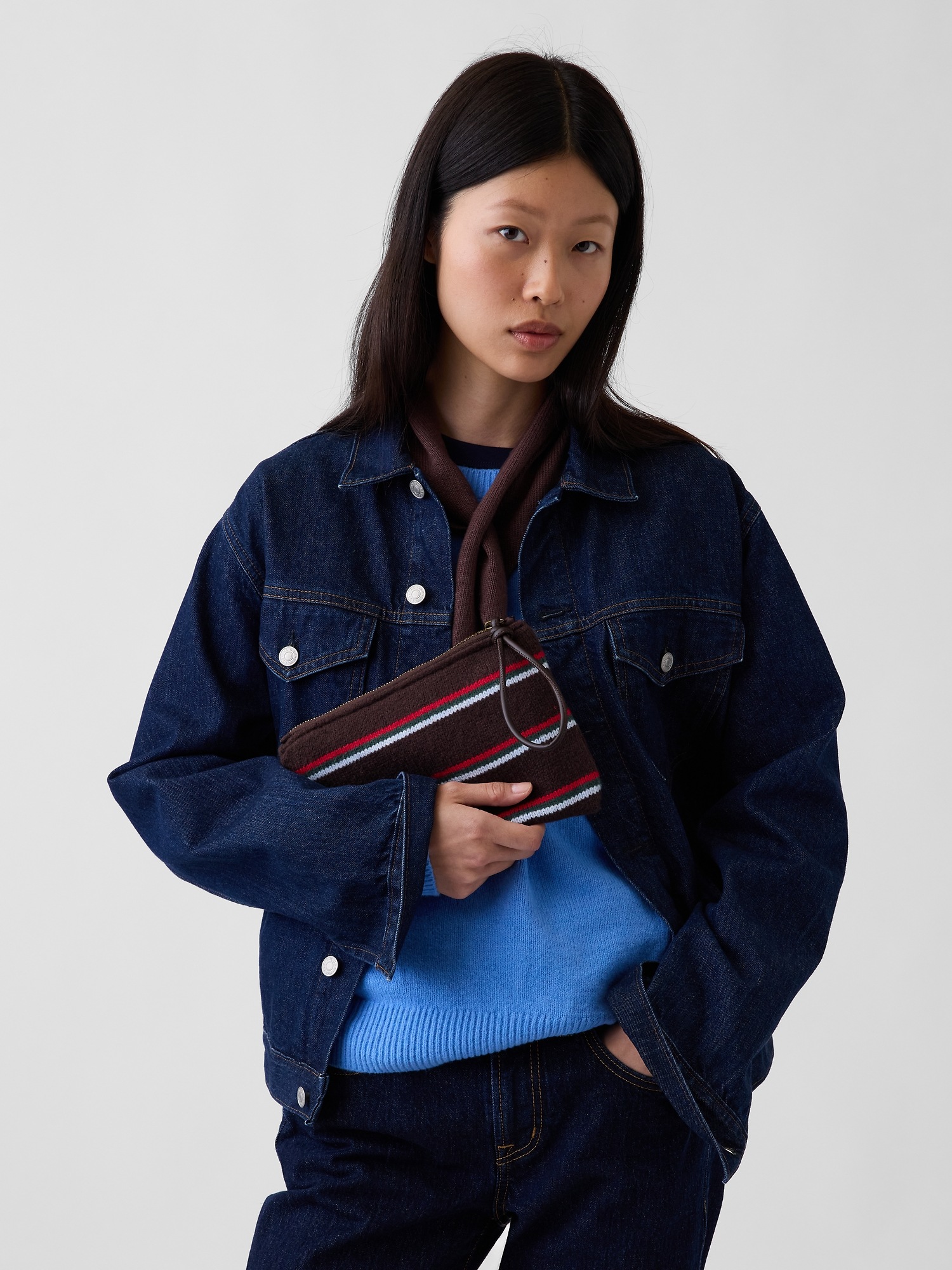 Женская сумка Gap CashSoft Pouch, цвет: Коричневый полосатый — фото 2