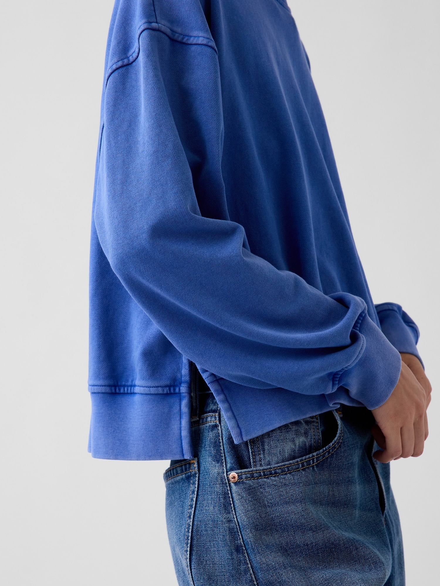 Женский свитшот Gap VintageSoft Terry Oversized Wedge Side-Slit, цвет: Тёмно-синий — фото 4