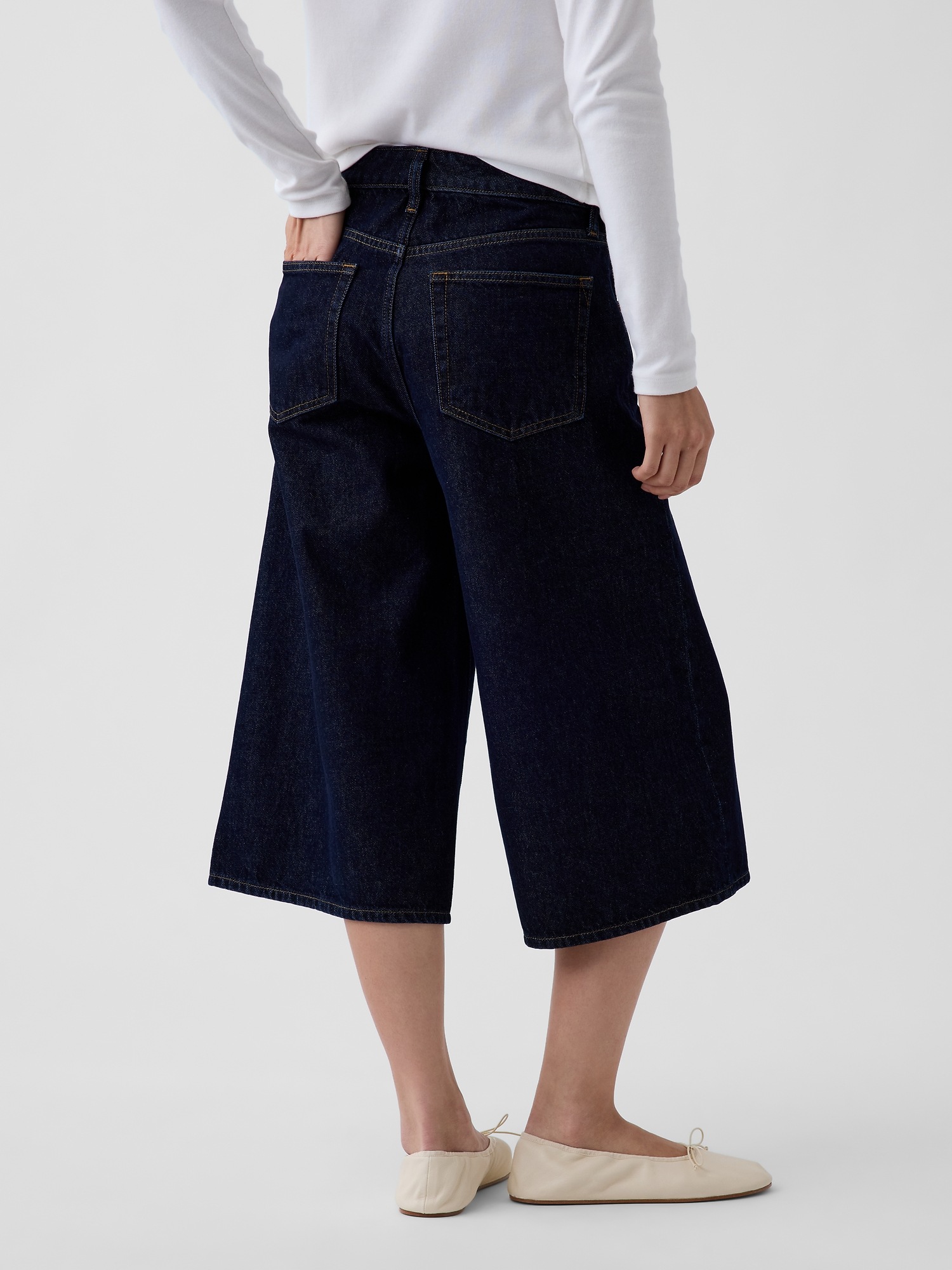 Женские джинсы Gap Mid Rise Culotte, цвет: Тёмная варка — фото 4