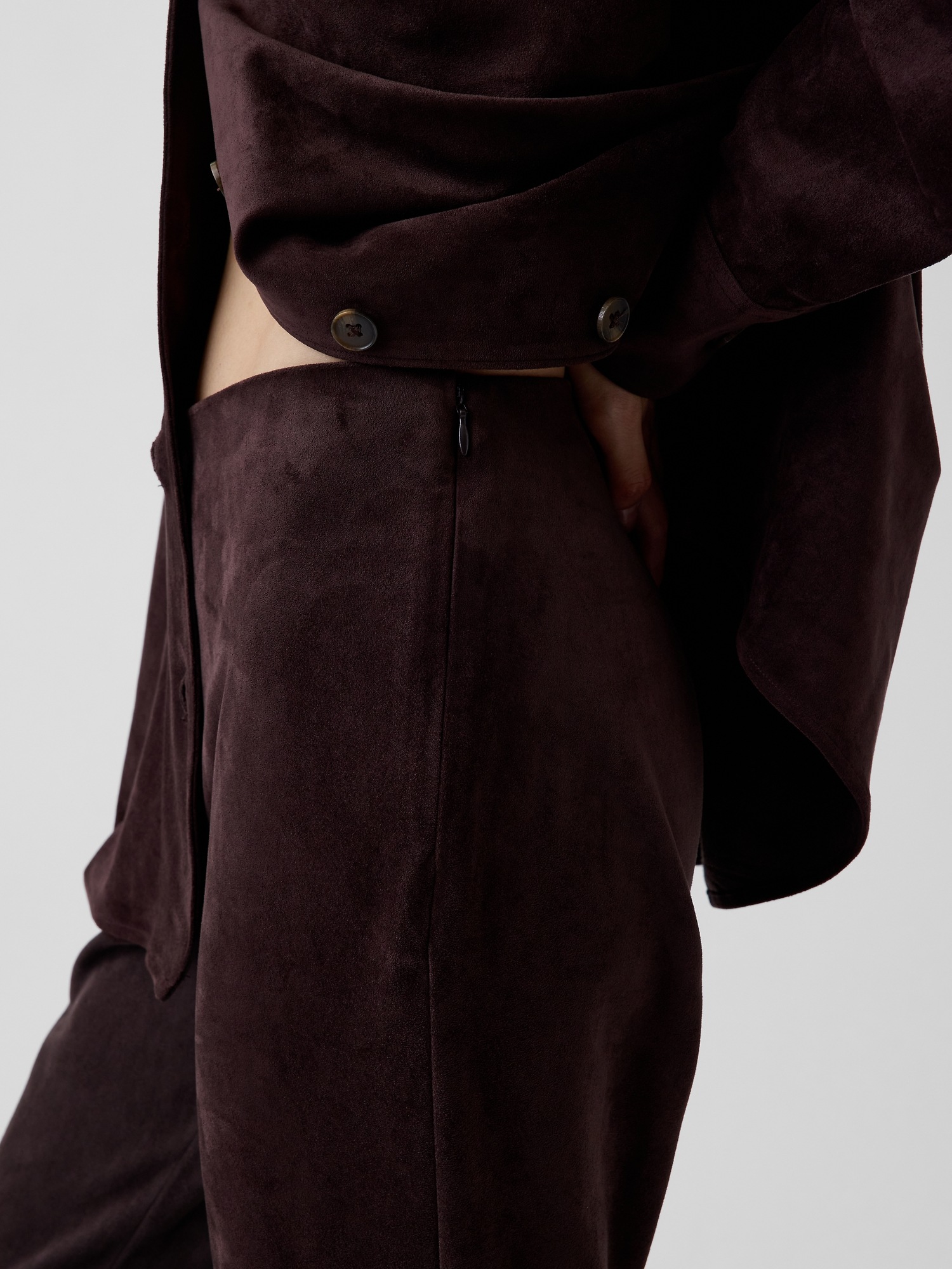 Женские брюки Gap Low Rise Vegan Suede Boot, цвет: Коричневый — фото 5