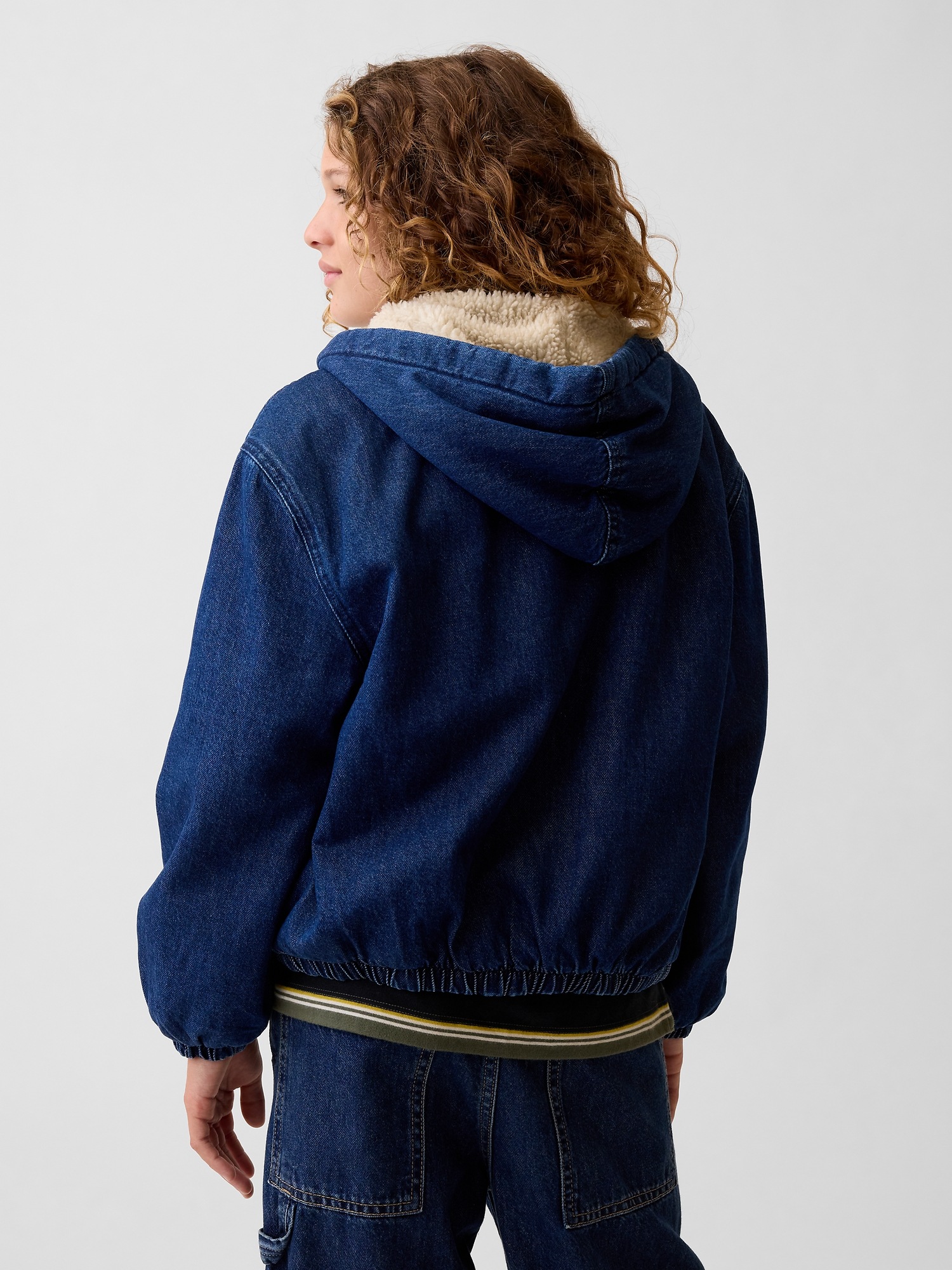 Детская куртка Gap Sherpa-Lined Hooded Canvas, цвет: Тёмная варка — фото 2