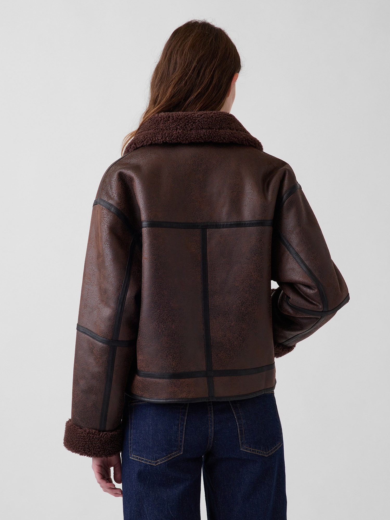 Женская куртка Gap Sherpa & Vegan Leather Flight, цвет: Коричневый — фото 3
